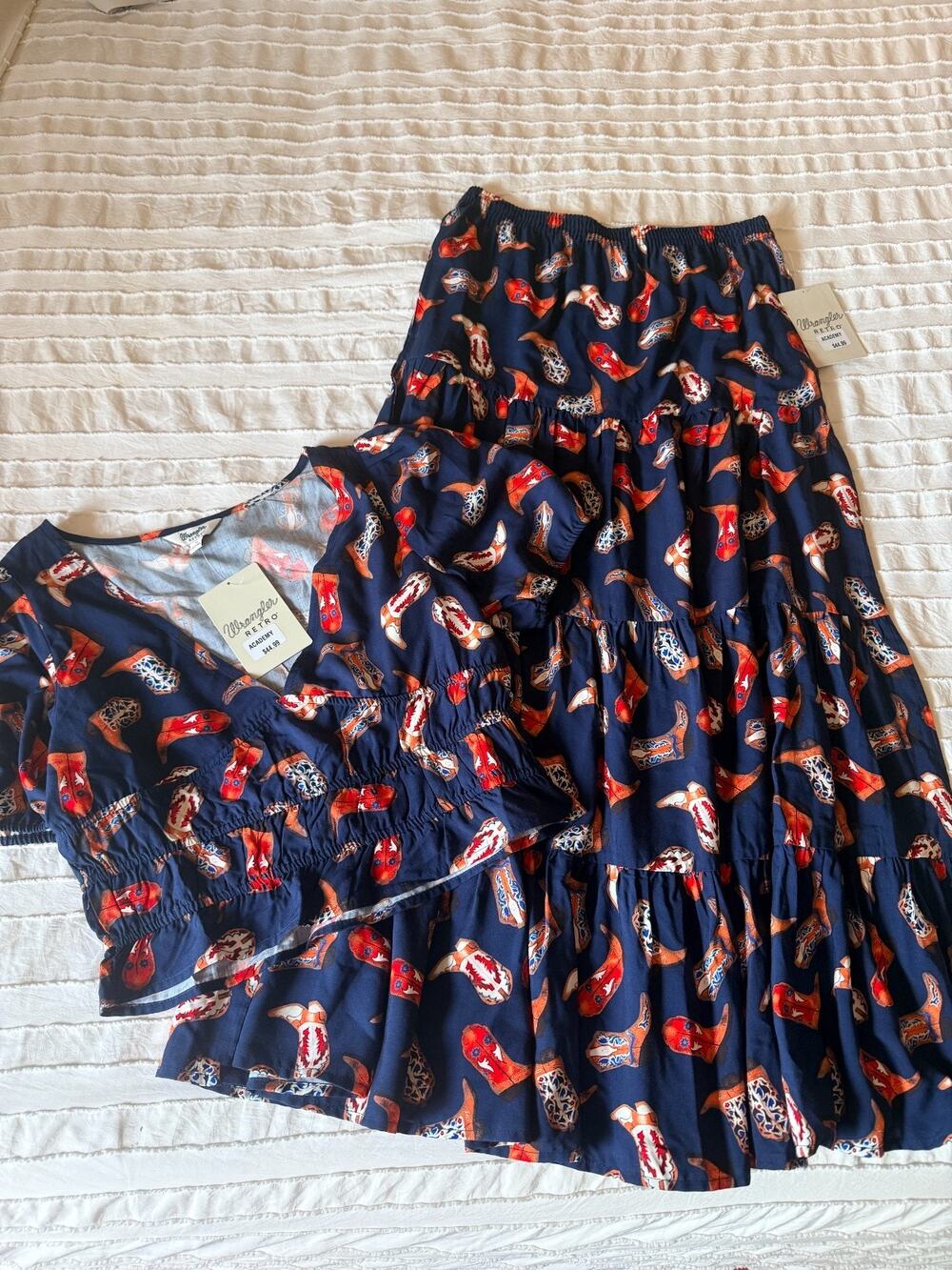 Wrangler Retro Womens Cowboy Boot Print 2 Piece Crop Top(M) Maxi Skirt(S)